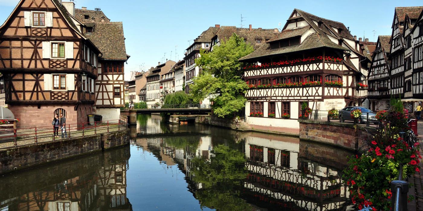 RHIN CRUCEROS FRANCIA ESTRASBURGO RHINE RIVER CRUISES STRASBOURG FRANCE PETITE FRANCE